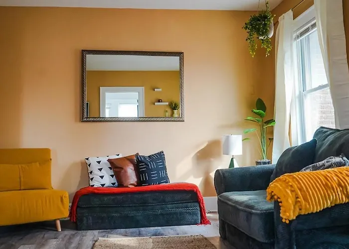 Cozy Corner, Stylish 1bed Near Navy Base! Apartment