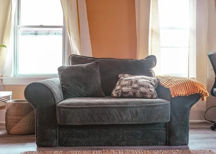 Cozy Corner, Stylish 1bed Near Navy Base! Apartment