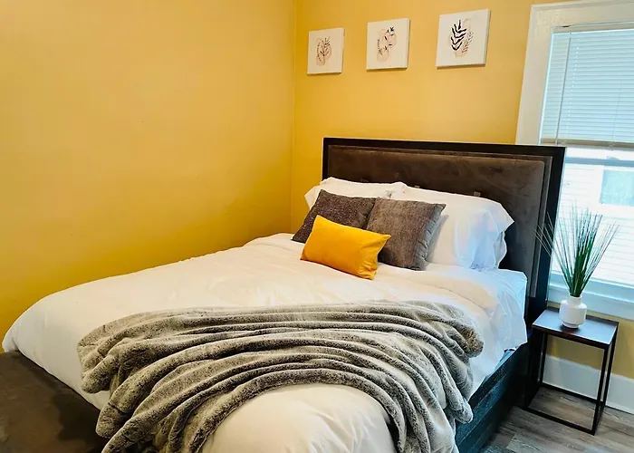 Cozy Corner, Stylish 1bed Near Navy Base! Apartment Waukegan